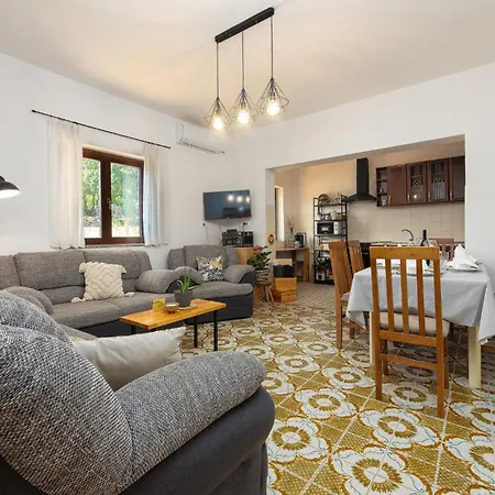 Beautiful In With Wifi Holiday home