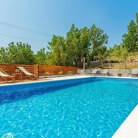 Holiday home Beautiful In With Wifi
